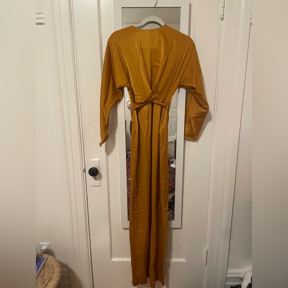 Yellow satin maxi dress - Picture 4 of 4